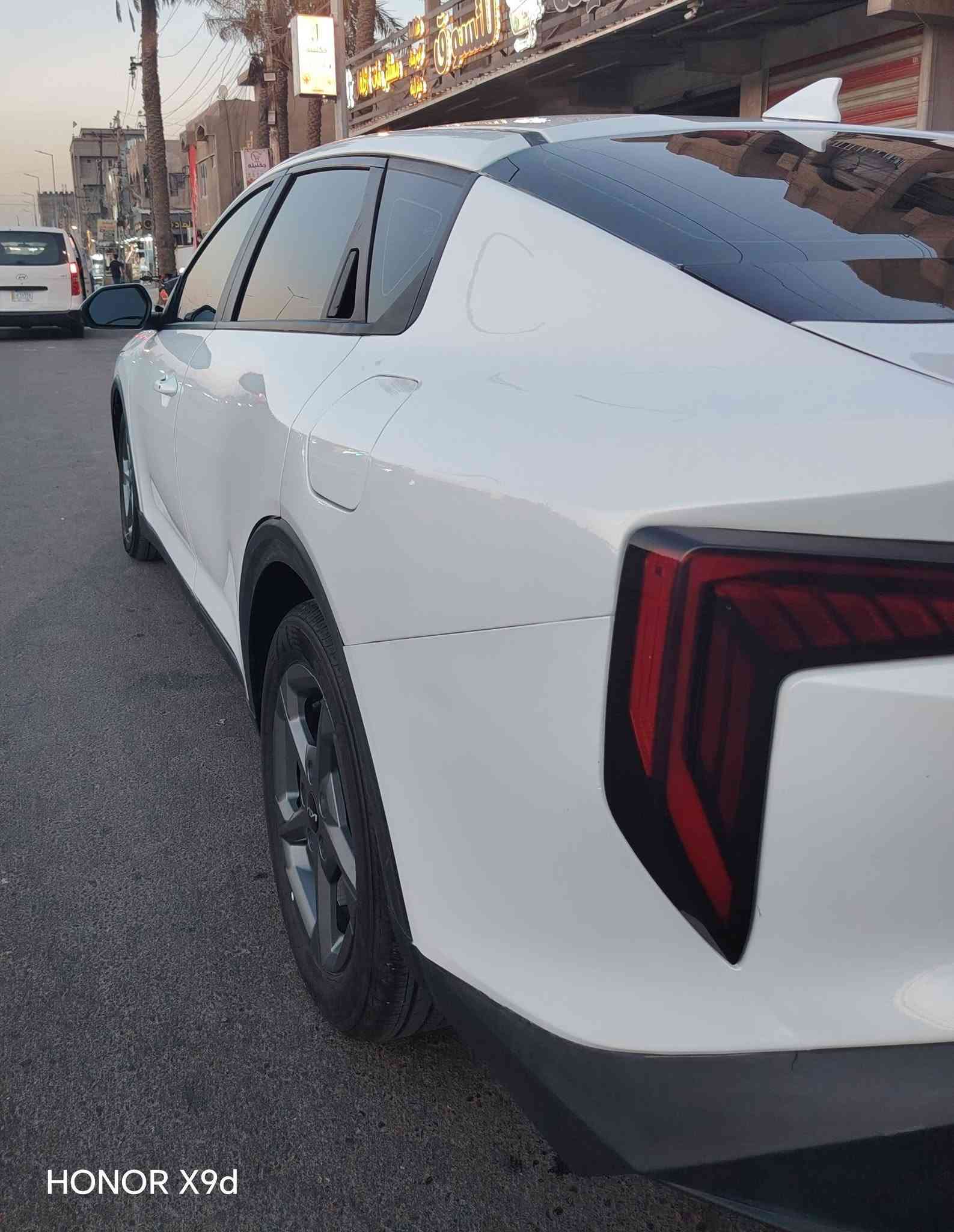 السلام عليكم البيعk4 وارد امريكي موديل2025
الموصفات
محرك2000دوش
بصمه
تشغيل عن بعد
بصمه أبواب
بصمه جنطه
شاشه متصله حجم كبير
فول تحكم ستيرن
منافذ شحن خلفي
سايد بريك كهرباء
مانع نزلاغ
نقاط عمياء
رادار امامي خلفي
الد امامي خلفي
السياره بدون رقم منفيس بسمي
العنوان. بغداد بلديات شارع المصرف
السعر125وبيه مجال
رقم الهاتف ***********

نص مكتوب في الصور:
- HONOR X9d