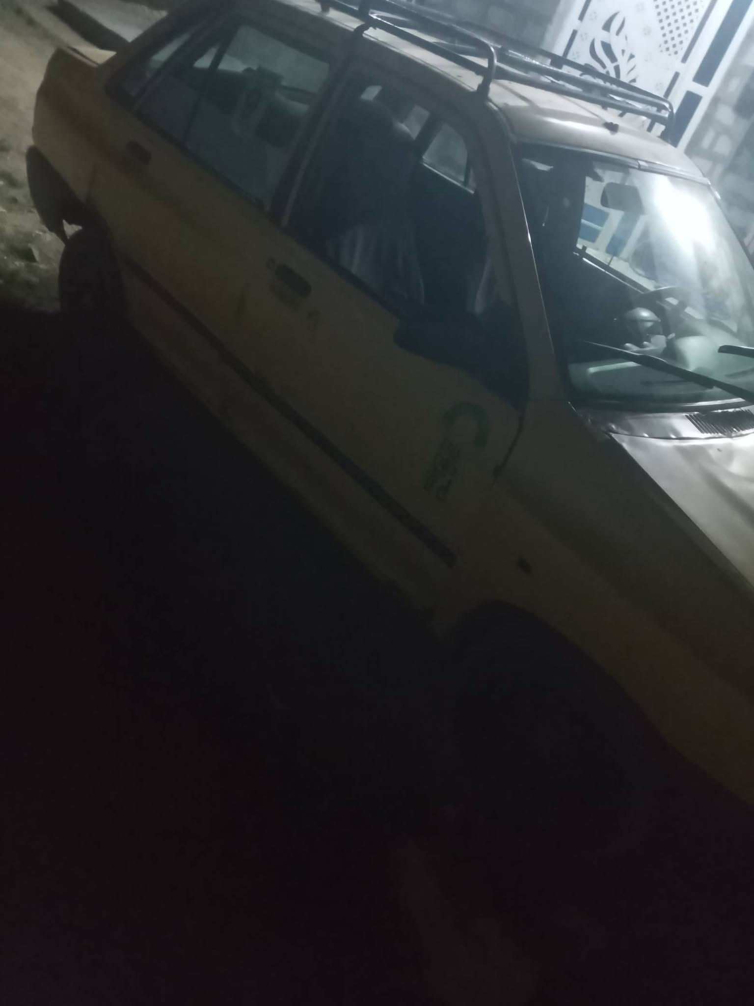 السلام عليكم سايبه للبيع موديل ١٢مصفره هيئه وغرامات كير محرك خير من الله تحويل مباشر بشرط التحويل عقد مروري اذا مو عقد مروري ماابيع لأن صاحبه موازيني عل تحويل ولهاذا السبب اريد ابيع السعر 16وبيه مجال مستعجل كلش مكاني ابوغريب هاذا رقمي بي واتساب فقط ***********
