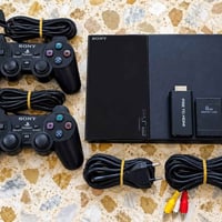 بلايستيشن 2 • ٢ يد تحكم • USB ١٦GB ألعاب