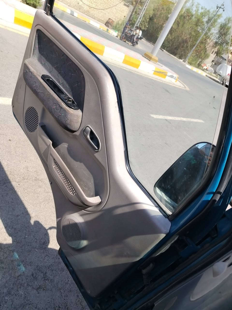 السلام عليكم كيا أم عيون ٢٠٠١ رقم بغداد سنويه جديد كير اكسن شاصي مكفول رقم شاصي لا دك ولا كص محرك مجفته جديد بم نوزلاات مجفته جديد تخم تايرات أمامي خلفي ماصرههن هواي من بدلتهن جديد سياره مكفول من الضربه  سنتر لوك ريمونن سياره جاهز من كلش السعر ٧٣ وبي مجال للشراي انتصل وبي خير تدلل للاستفسار *********** مكاني فلوجه شرط التحويل
