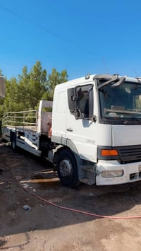 للبيع مارسيدس اتيكو قمارة وربع ويل دبل تاير + كرين 3 طن فلات لسحب السي...