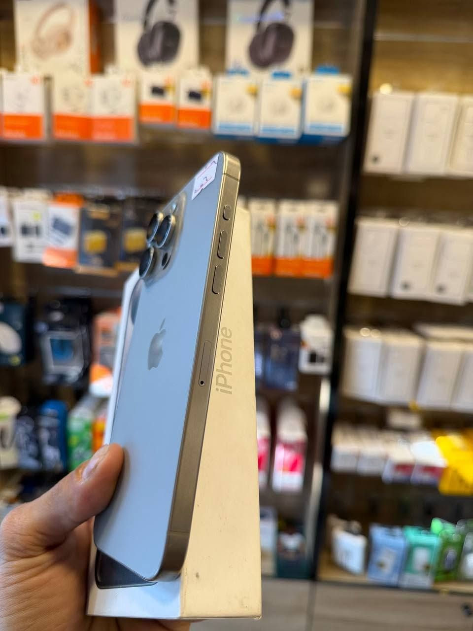 🔥🐦‍🔥ايفون 15 برو ماكس 📱
ذاكره 256 بطاريه 96 نضافه 100‎%‎ زلغ مابي هو والجديد سوه نموذج M لونه المميز كامل ملحقاته وتر بروف وبلحاسبه كله نورمال وتر بروف يعني كلشي ممبدل بي وضمان وصل 5 ايام اي مشكله او عطل يستبدل فورا 
السعر مليون و 50 الف قفل
العنوان بغداد البياع شارع 20 قرب 
مجمع دينار ونص مركز عيسى فون
📞***********
