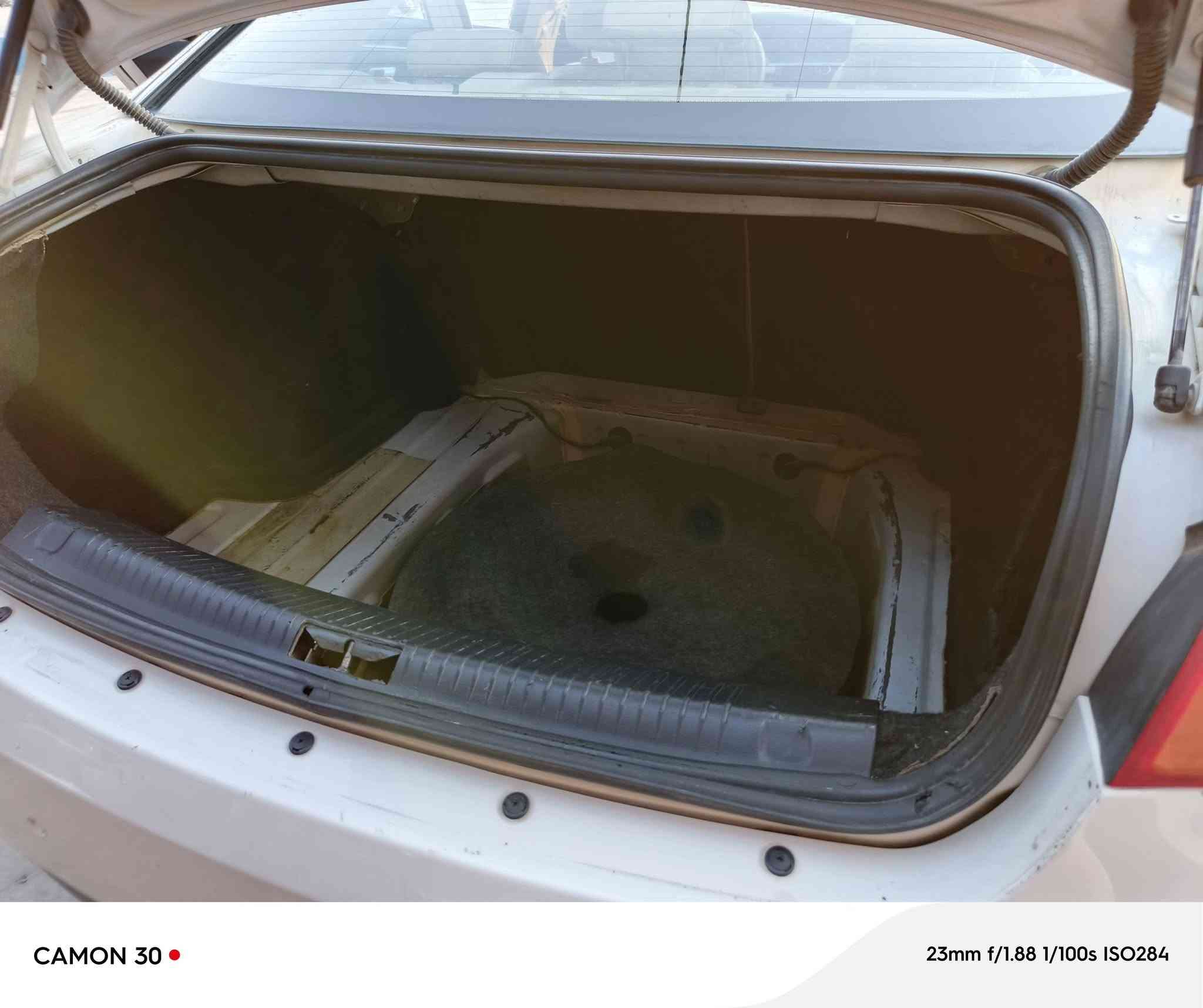 سلام عليكم
 MG بيع ومراوس
موديل 12 فول مواصفات
بدون صبغ رقم إنكليزي
السعر 53 وبيها مجال
***********

