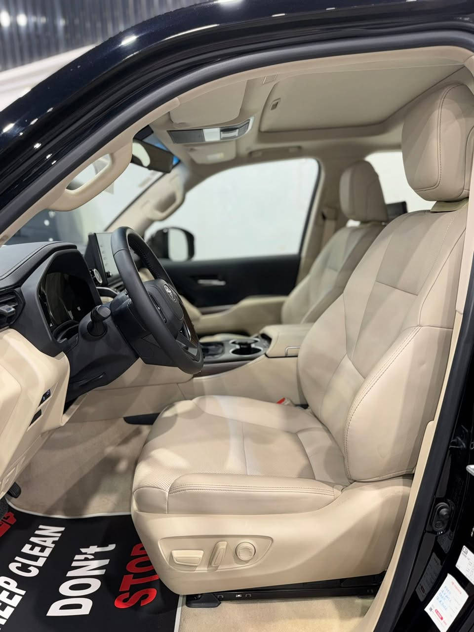 🚙🔥 تويوتا لاندكروزر 2024 GXR Black – وكالة SAS 🔥
✅ موديل 2024
✅ فئة GXR Black
✅ محرك 4000
✅ وكالة SAS
✅ ماشية فقط 26,800
✅ مغلفة PPF
✅ كتلوكات بصمات وعدة كلة جاهز

سيارة جديدة واستعمال بسيط ونطيفة 
وبعدها تحت الضمان والصيانة المجانية .

📍 متوفرة لدى محمد الخزعلي لتجارة السيارات
بغداد – الكاظمية – جكوك قرب مرور الكاظمية

📞 للاستفسار والحجز:
***********

🔥 عداد قليل + تغليف PPF + فئة مميزة… فرصة تستحق المشاهدة!
