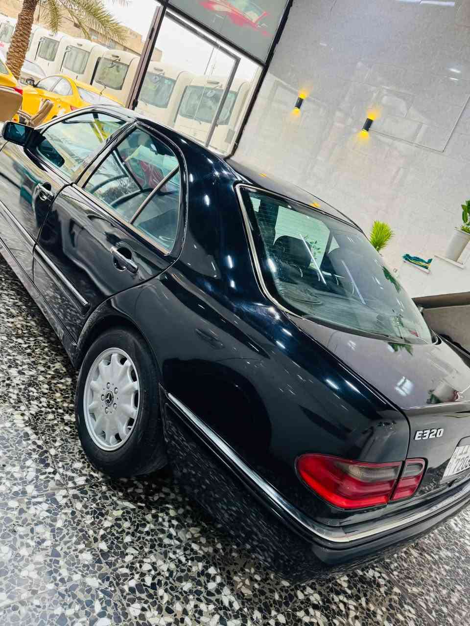 مرسيدس غواصه • ١٩٩٧ • رقم بغداد