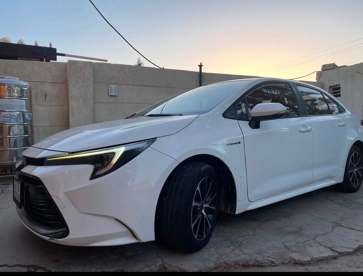 السلام عليكم

تيوتا كورلا 2023 هايبرد  شكل أمريكي

مرقم بغداد وجاهز سنويه وبليت بسمي تحويل مباشر

المواصفات 🔰

بصمة

فتحة سقف 

محرك 1800

كشنات اسود

سايد بريك بصمة

لد امامي خلفي

اوتو هولد

مود درايف

شاشة

كامره دواره

كروز سرعه 

تحكم ستيرن 

رادار 

وبعد بيها مواصفات 

📍 العنوان بغداد 

السعر  135 $ بيها مجال

للتواصل***********
