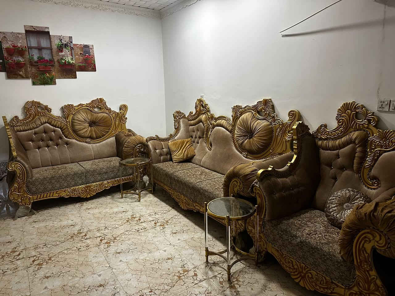 السلام عليكم تخم قفنات ١٠ مقاعد شغل عراقي درجه اولى كلفني مليون ونص
السعر المطلوب ٦٠٠ وبيها مجال مكاني القاسم للاستفسار 
***********
اضافه الى كاونتر بحاله جيده السعر ٤٠٠
