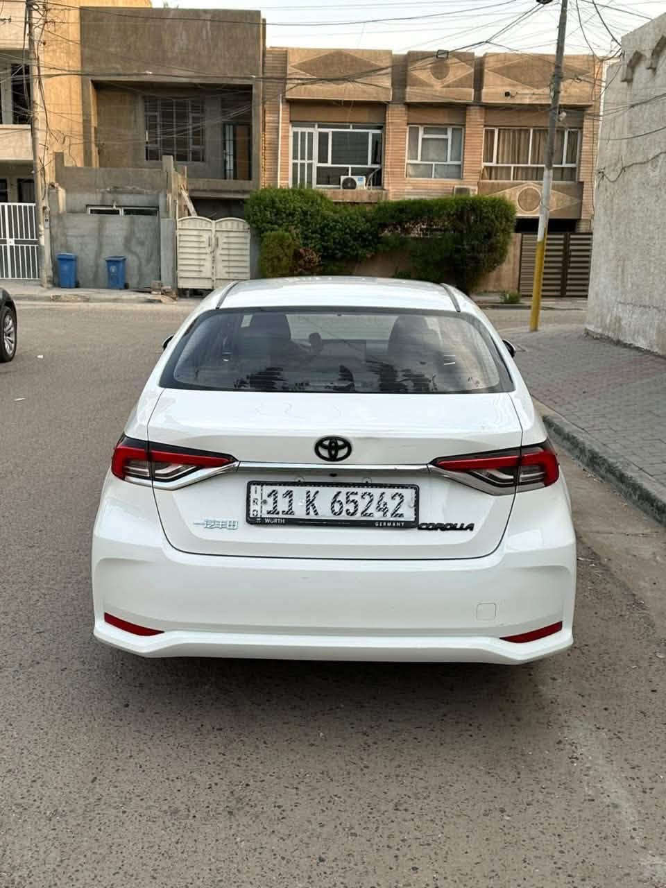 كورلا هايبر ٢٠٢٥ شكل خليجي سنويه باسمي سياره بلاديه بدون صبغ و تبديل مواصفاتهه بصمه و فتحه و رادار وجلد  و شاشهو قطعتين تبريد و سياره نظيفه ماشيه ٢٥ الف و بيهه رصعه زغيره مسحوبه bdr بجامغ الخلفي و مكان السياره بعداد حي الجهاد السعر ١٥٨ ورقه و هذا رقمي ***********
