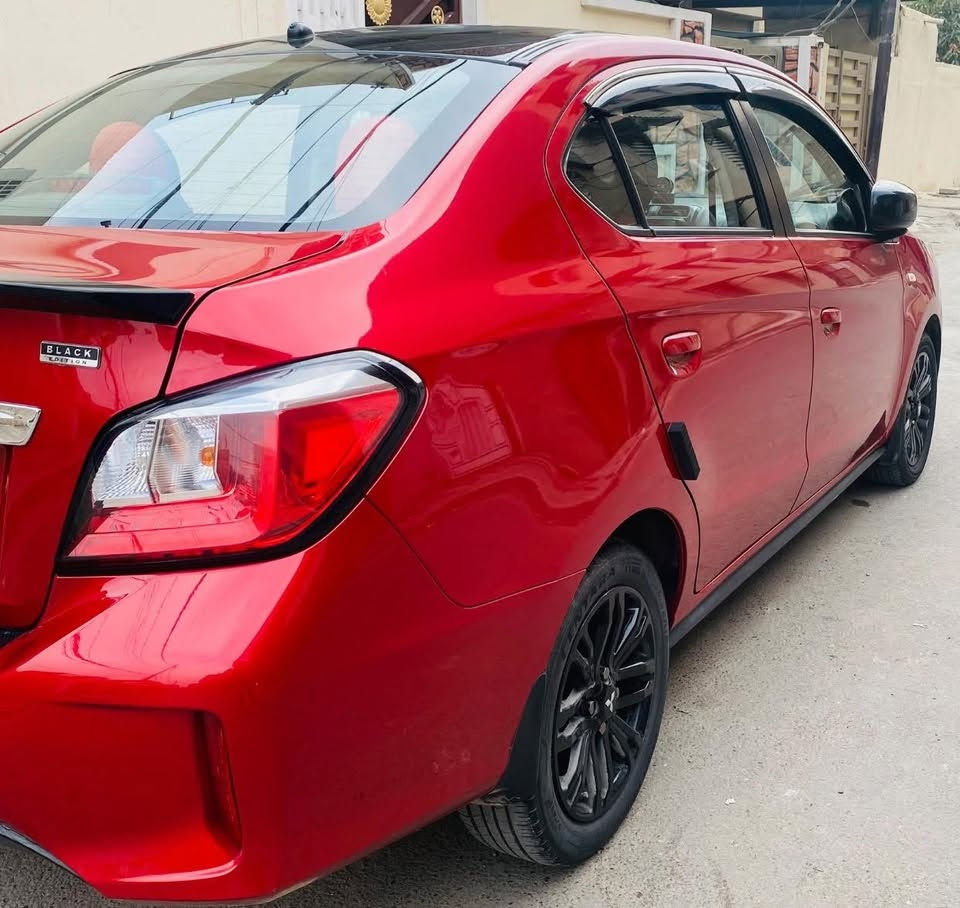 🚨🔥 للبيع | ميتسوبيشي ميراج 2023 Black Edition 🔥🚨
🖤 Black Edition — شكل مميز وتجهيزات حلوة
🔢 رقم بغداد
⚙️ 3 سلندر – اقتصادية جداً بالوقود
🔄 گير أوتوماتيك
📡 رادار
🚗 توقف ذاتي
🛣️ نظام تحديد/مساعدة المسار
🛡️  سليمة
📱 شاشة + Apple CarPlay
❄️ تكييف
🛞 جنوط سوداء
🖤 سقف ومرايات سوداء
🔴 داخلية أحمر وأسود
✨ سبويلر خلفي

🔧 الحادث: قطعتين
✅ الحالة موضحة بالصور
✅ الفحص مفتوح

💰 السعر: 105 ورقة
📍 بغداد – الدورة – شارع 60
📞 ***********

🔥 موديل 2023 | Black Edition | مواصفات أمان ومساعدة بالقيادة | اقتصادية وعملي

