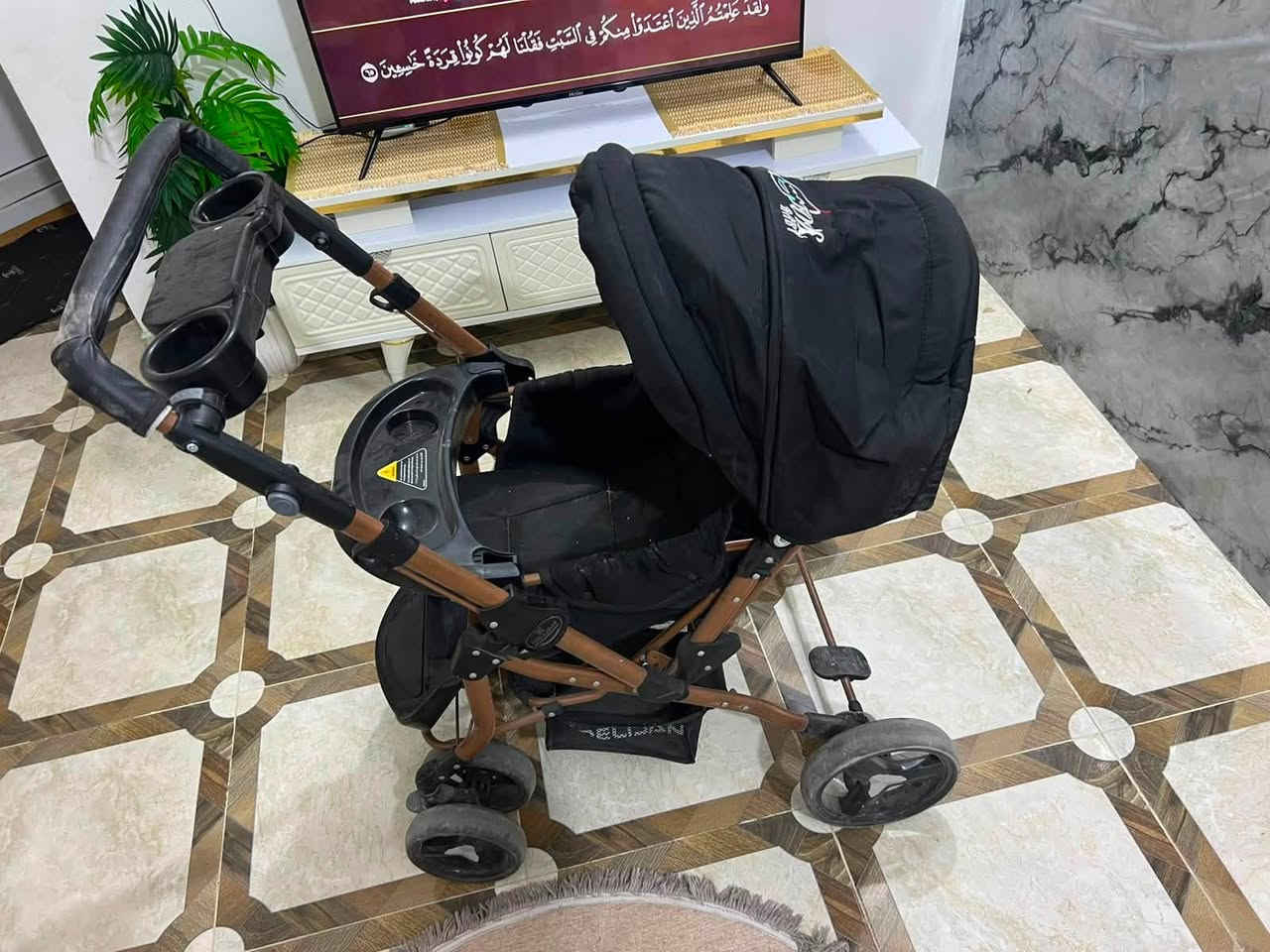 للبيع‼️
متاح عربانة مال اطفال نضيفه وجديده بيه كسر بسيط يتصلح عند مصلح مال عربانات ماتكلف ٥الاف والكسر ما مأثر عليه تمشي طبيعي السعر ٤٥ الف
العنوان:- البصرة حي الاسكان
الرقم:-***********
