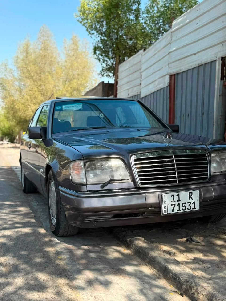 مارسيديس دب 300
موديل 91
مكينه 300 بلاديه قبق أسود عنكبوت 
كير جديد 4 نمر 
سلايت طكتين
كهربائيات كلها شغاله 
لايت زنون 
باتري جديد 
تخم تاير 
السياره جدديده مال جني
مكان السياره بغداد الامين 
التبريد نقص بس فريز بي ليك 
السعر 75$ وبيها مجال 
***********
