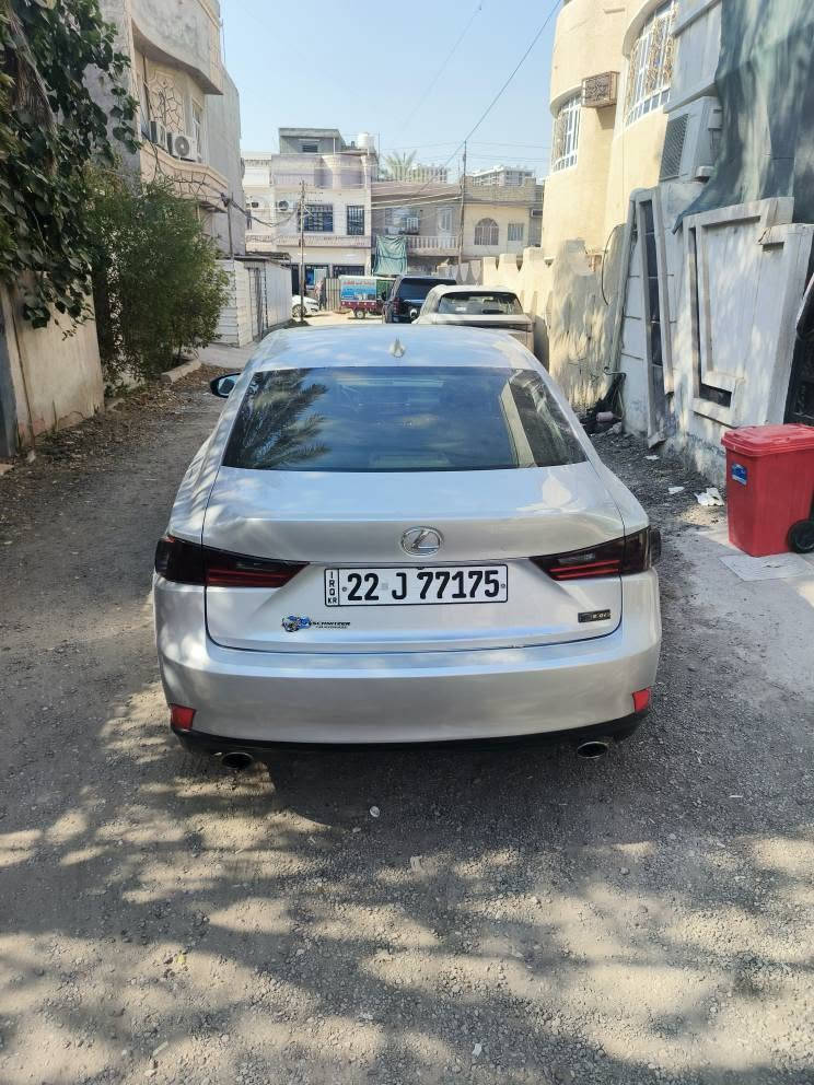 السلام عليكم 
Lexus is 200t 
 2016 مواصفات 
ترحيب دخول ذكي 
بصمه تشغيل +ابواب 
فتحة سقف 
كشنات كهرباء جلد 
شاشة كبيرة تحكم ب الماوس 
تحكم ب التكييف منفصل لمس 
تبريد قطعتين 
دفع خلفي 
وضعيات قيادة 
ايكو 
نورمل 
سبورت 
فجوج امامية 3 بستم بلادي 
تحكم شفتات خلف المقود 
كير zf 8 speed
مكينه 2.0 turbo🚀
كير مكينه بحاله ممتازة
السيارة جاهزة من كل نواحي 
باسمي تحويل مباشر  
صور حادث مرفقه ب المنشور
صبغ جاملغين امامي و بنيد
ماشية 155 الف كيلو
السعر 155 بيها مجال بسيط
***********
الشراي يتصل 
غير متواجد بعد 11 ليلاً بغداد, العراق
