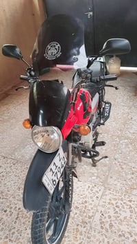 السلام وعليكم للبيع بوكسر 22نازله ب،23 رقم بغداد سعر 2100وبيها مجال075...