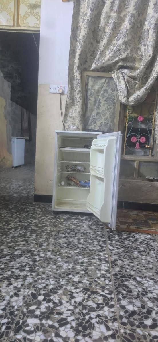 سلام عليكم ثلاجات عدد ٢
كونكورد ١٤ قدم نضافه وعل شغل
والثانيه سامسونك شغاله مكلف بل نشر الاتصال على الرقم ***********
