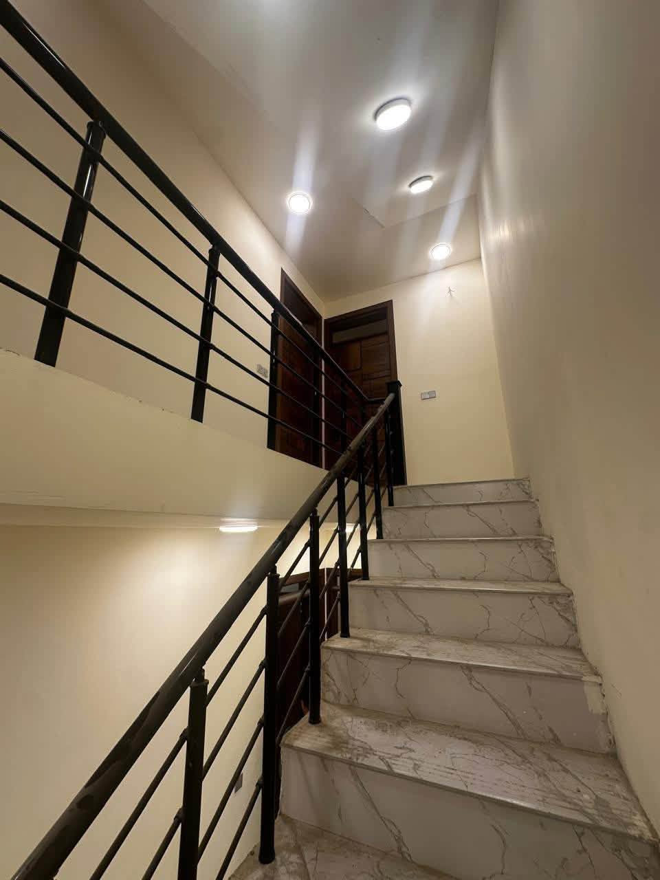 دار لإيجار مساحه 100متر(3)غرف نوم 🛌 +مطبخ+صالتين +خدمات) الدار زيرو مامسكون 📍الموقع بغداد الدوره البوعيثه مجمع شواطي دجله قرب حلويات الحمداني قريب على شارع العام 
الاستفسار  ***********
