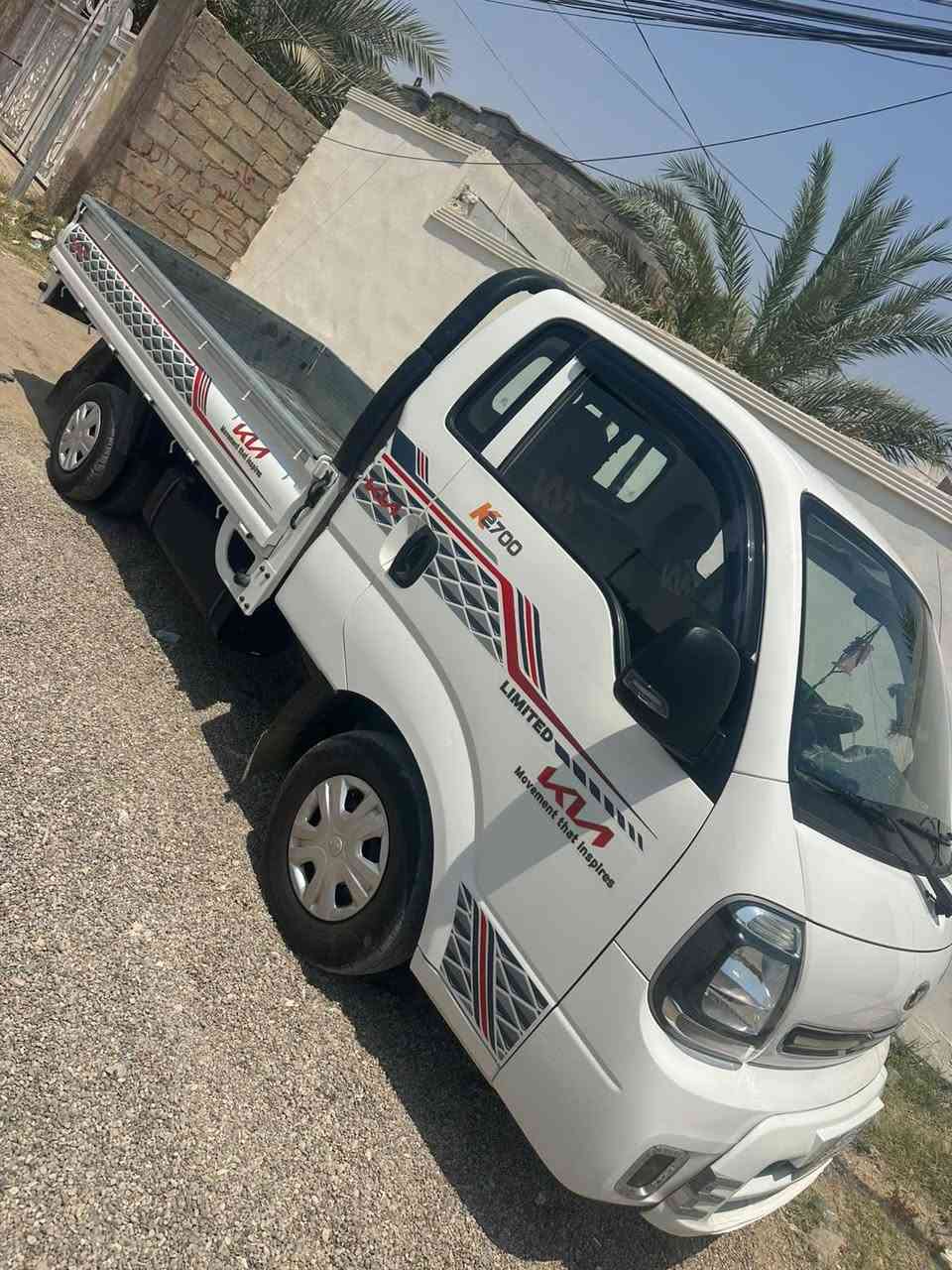 السلام عليكم 
كيا حمل للبيع 
رقم بغداد تحويل مباشر 
السياره جديده بمعنى الكلمة  
كفاله عامه 
السعر 147 وبيها مجال 
للاستفسار على الرقم ***********
