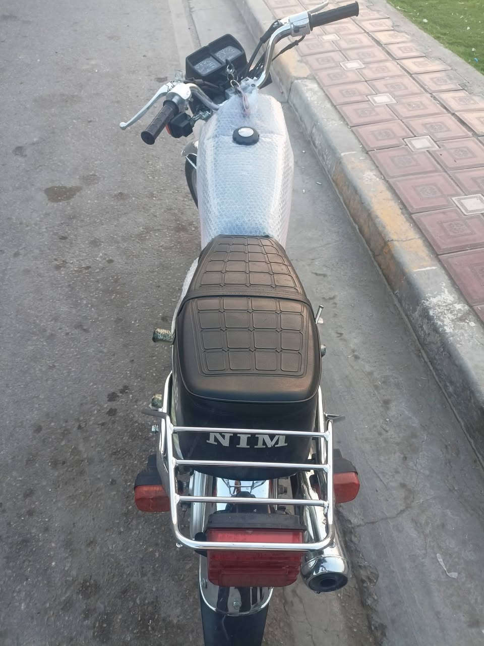 سلام عليكم دراجه نامه متياز باب اول موديل25دراجه نضيفه مكاني كربلاء شارع لبارون للبيع سعر 600 للاتصال***********
