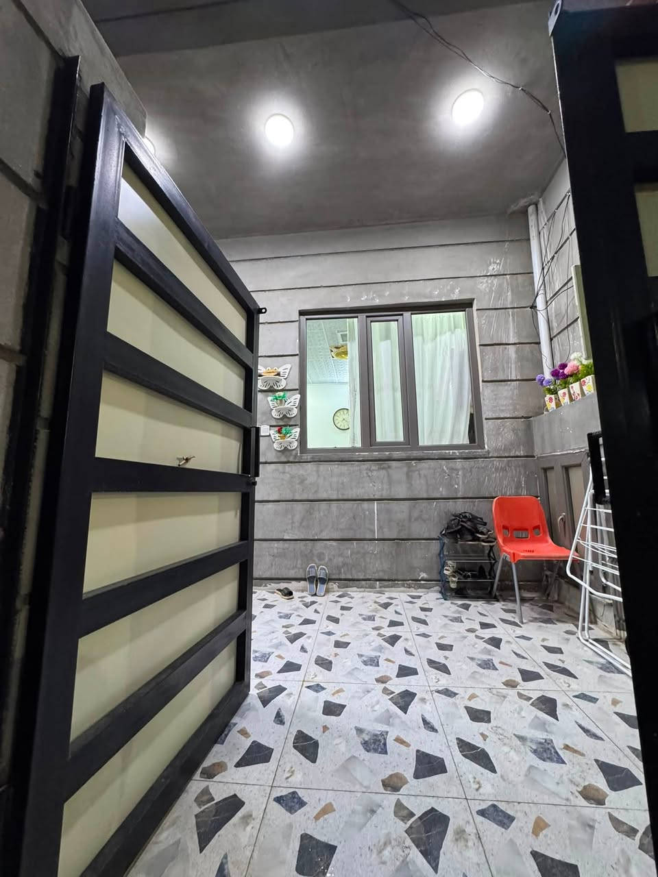 ✅دار  للبيـــــــع// ركـن طابقين حديث بناء 2026 في  داره كوناره بسعر مناسب  ✅ 
 
🏗️📍المــــــــوقع// داره كوناره _ فرع داخل المخبز   _ او خلف محل ابو الانشائيات

✏️المســـــاحة/ 100م مربع / طابـــــــو زراعـي

🚩 الدار  ؛؛  طابق الاول ( غرفة نوم _ صحيات خارجي _ استقبال مطبخ _ هول داخلي _ طرمه 

الطابق الثاني // غرفة نوم - مطبخ حار  معزول -هول - 

🏳️ موقع رائع   _  بناء جديد

السعر // 68 مليون وبي مجال 

🏫📚نستقبل جميع عروض البيع و ترويجها بإعلانات 

للمزيد من التفاصيل الاتصال او المراسلة خاص  ***********
 📍موقع المكتب  📌 خانقين - المزرعه
خلف جامع الهدايه
