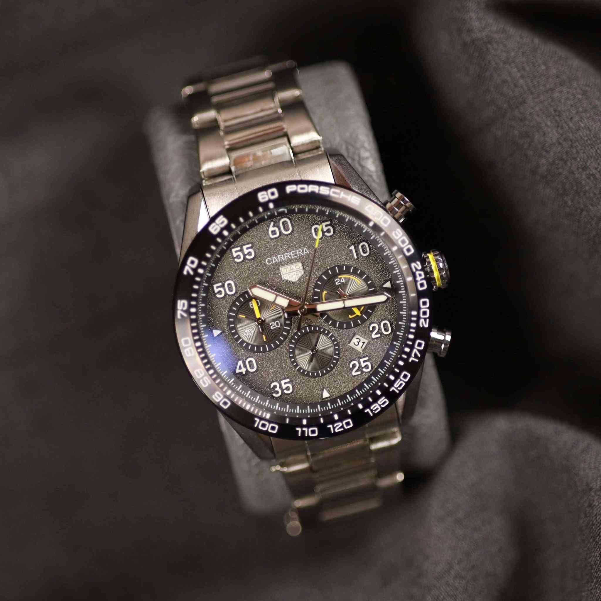 ساعتين Rolex و تاك هيور كوبي سوبر ماستر اصلي أعلى سعر ابيع موجود توصيل 
أعلى سعر ابيع !!!!!!
