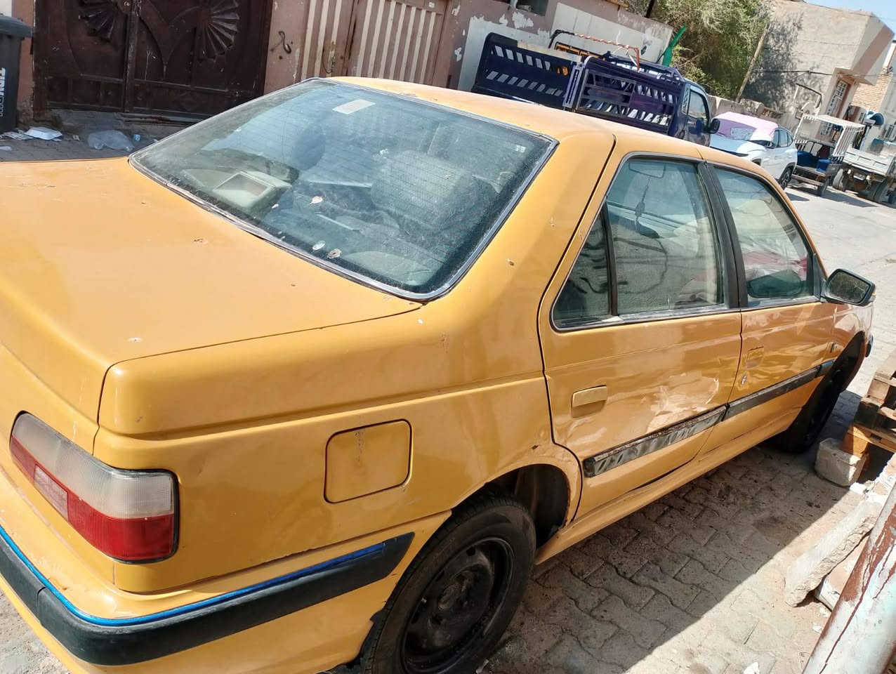 السلام عليكم
بيجو بارص 2015 رقم نجف 
بيه البنيد مبدل بدون ضربه طار وبدلته 
ومكينه بيه بخار وتنقيص 
السعر 22 وبيه مجال 
***********
