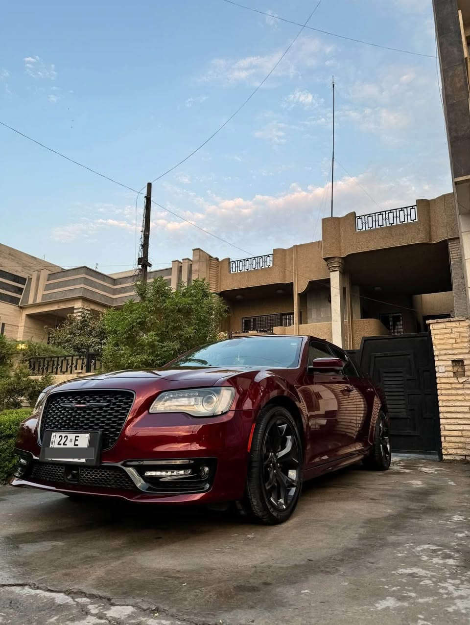 كرايسلر 300S وكالة هارلم كلين
السيارة مكفولة كفالة عامة من الصبغ والبارد كلين تايتل 
المواصفات : سقف بانورامي 
تدفئة وتبريد المقاعد 
كامرة خلفية دوارة
مقاعد كهرباء 
تسخين الستيرن 
حساس امامي وخلفي 
رادار مانع التصادام 
مقاعد جلد
تحديد وتثبيت المسار 
كشن ميموري 
محرك V6 3600 CC
الممشى: 19,000KM
الموديل:2023
مغلفة PPF جيوشيلد 
مكان السيارة بغداد 
السيارة زيرو جديدة ورقم شمالي 
  السيارة باسمي تحويل ثاني يوم 
السعر ٣٦٥ وبيها مجال
للاستسفار على الخاص 
او الرقم على الواتس ***********
