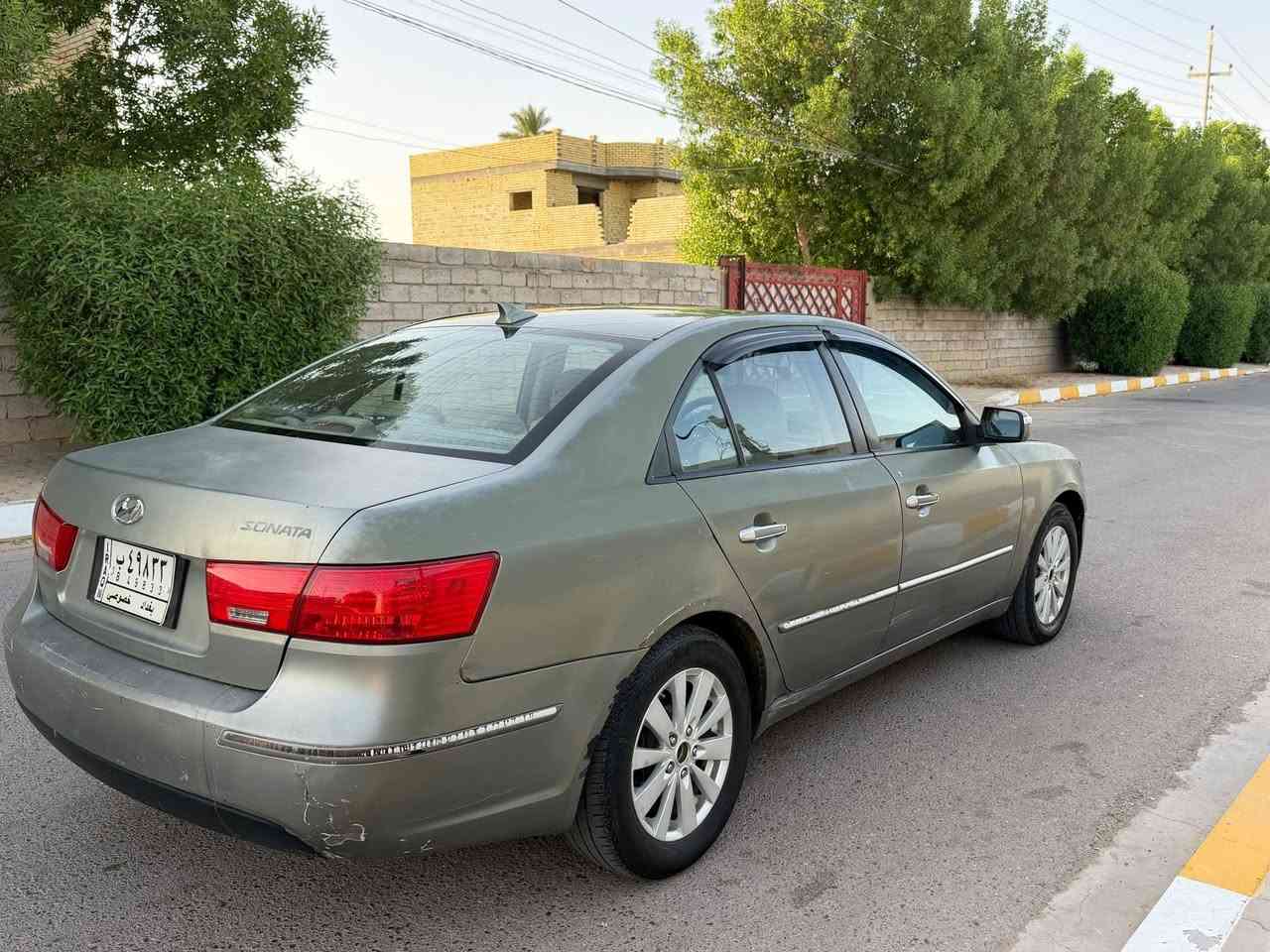 سوناتا 2009  وارد امريكي
ضررها من امريكا الجاملغ امام السائق واكو تصليح بالداخل  
بيها جراد بالكشر البنيد والقمارة والصندوق ما بيهن شي فقط الكشر 
السعر ٨٠ ورقه وبيها مجال بسيط 
بيها ملاحظات اخرى بسيطه 
 صدرها نص عمر 50%
المحرك 4سلندر لا تنقيص ولا تبخير 
الكير تمام الحمدلله 
رقم بغداد بأسمنا 
رقم الهاتف : ***********
                  ***********
الباقي واضح بالصورة 
اقره المنشور زين شوف الصور زين واتصل اذا عجبتك
