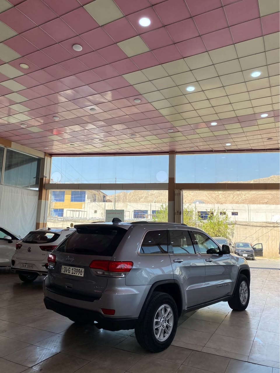 جديد 
جيب لاريدو موديل2019 
3قطعة صبغ بدون دواخل 
سيارة كير محرك بشرط ده بل اكسن
سيارة كولو جديد 
مكان سيارة دهوك
رقم موبايل 
☎️ {***********}واتساب و ماسنجر موجود دهوك, العراق
