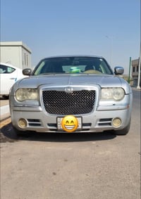 كرايسلر 300 • موديل ٢٠١٠ • بصرة