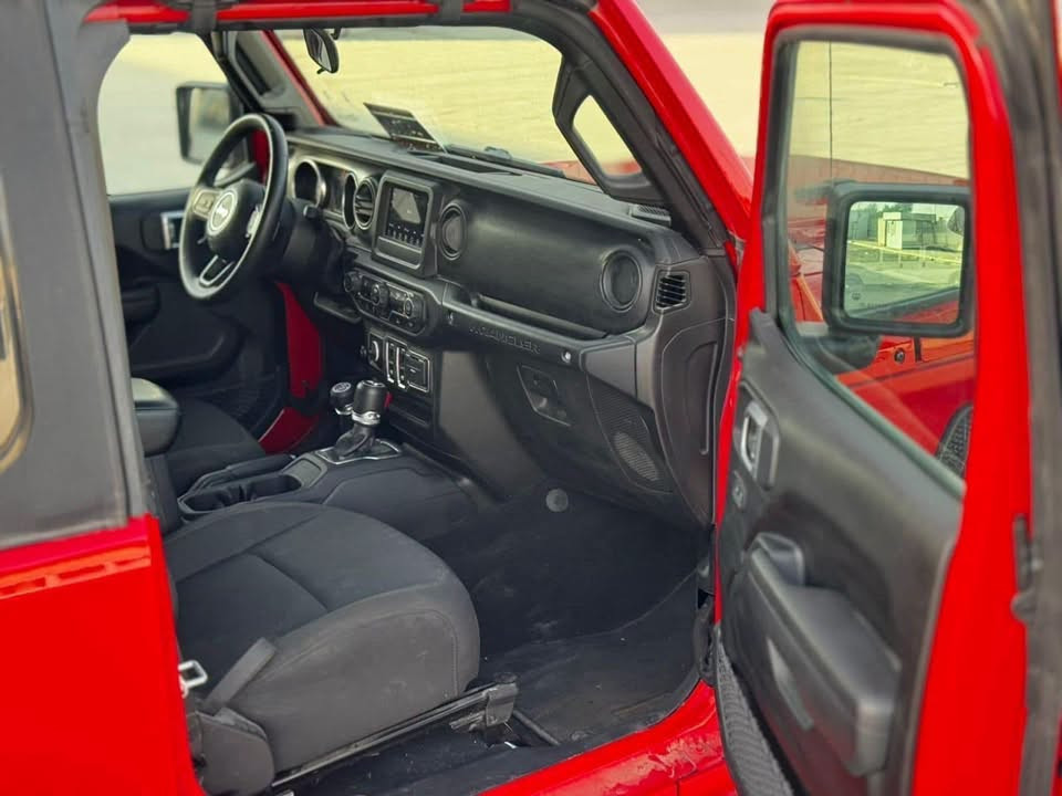 للبيع او مراوس 
Jeep Wrangler 2023 Sport
جيب رانكلر 2023 سبورت
4 سلندر تيربو 

فول فول مواصفات/  سبورت
 جام كهرباء اوتو
 شاشة - كامرة
 قطعتين تبريد
هيتر بالمري

ماشيه 14 الف ميل 
تك باب كشف 
تم تخفيض السعر
السعر 185$ بدون رقم

مرقم باسمك 200$

بيها صبغ ع كد شبر بطرف البنيد موضح بالصور !

للاستفسار خاص او واتس او اتصل
***********
