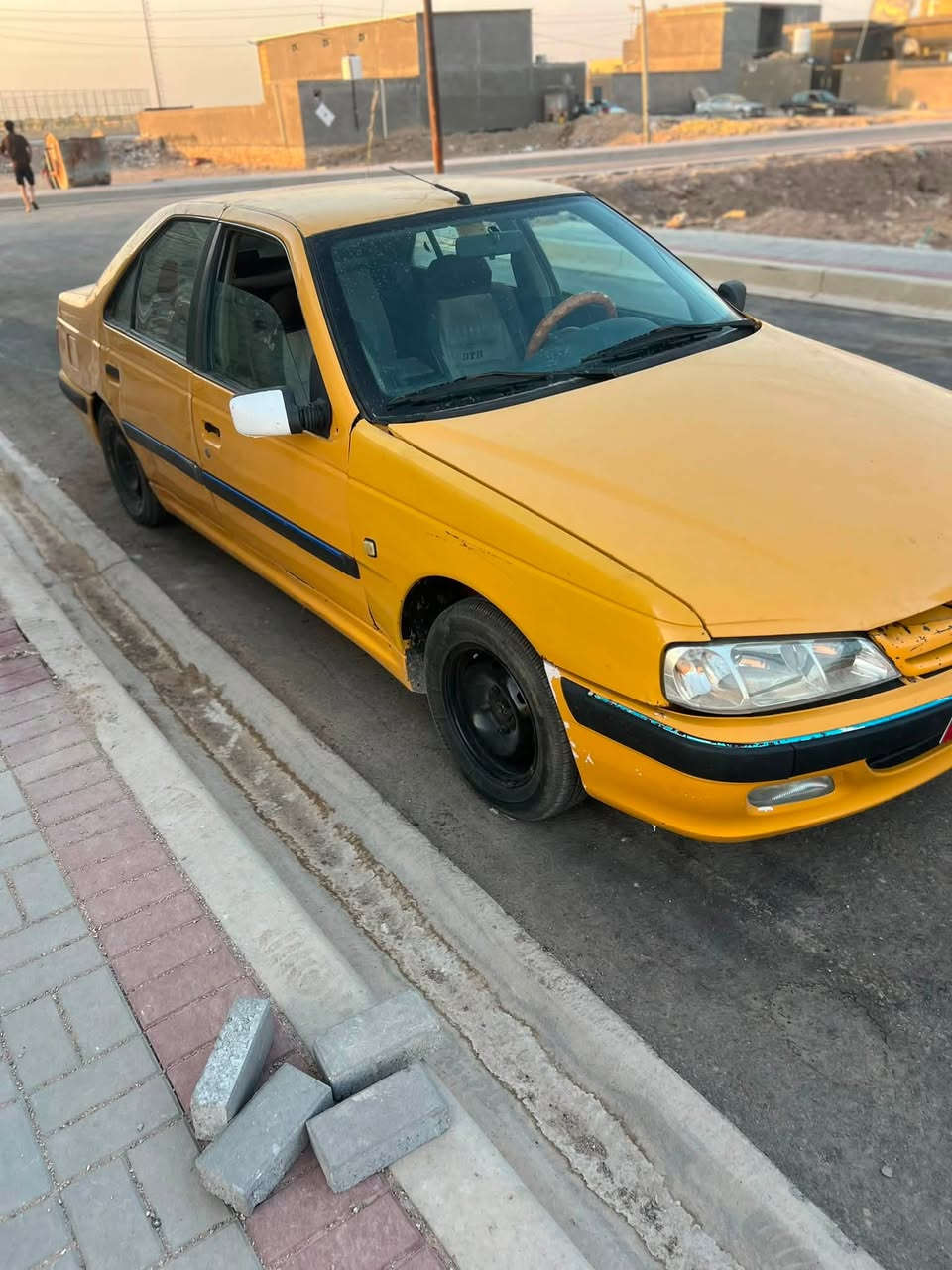 سلام عليكم بيجو بارص للبيع موديل 2015 رقم ذي قار انكليزي مصفره هيئه وغرامات مكينه بالفلين جديده كير كفاله تبريد شغال  السعر 27 مكان سماوه ***********
