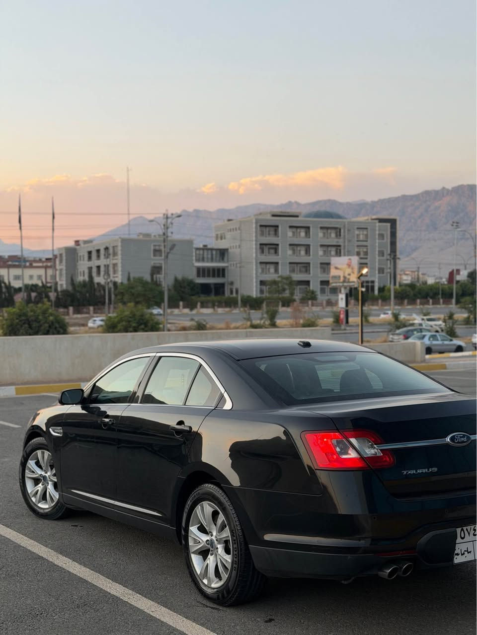 بسم اللّٰه الرحمن الرحيم
بەناوی خودای گەورە 
Ford taurus 2011 SEL
فۆرد تەورەس ٢٠١١ SEL
سەیارەکە زۆر جوان و خاوینە گیر مەکینە کارەبای بەشەرت 
مەکینە کراوەتەوە بۆ واتەر پەمپ 
گیر لە سوکان دەرگا کۆد ناو ڕەش 
کوشن جلد 
بەشەرتی ئەوەی کێشەی نەبی 
سەیارەکە سی پارچەی بۆیاخە 
بە شەرتی وەکالە و بەناو کردن 
ڤایبەر وەتس ئەپ 
***********
*********** السليمانية, العراق

