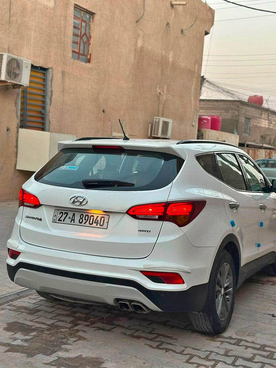 السلام عليكم
سنتافي مديل 18 خليجي كفالة عامة محرك 2400 دوش ماشيه 118 كيلو 
5 راكب فور ويل نص فول السيارة رقم ذي قار بسمي تحيول مباشر مكانها البصرة السعر 200وبيها مجال 
للاستفسار على الرقم***********
