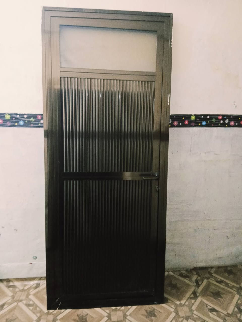 من رخصة مسؤلين لكروب متاح باب حمام المنيوم الوزن الثقيل الطول2متر او10 والعرض86سم كربلاء السعر 115وبي مجال اتصال على الرقم ***********
