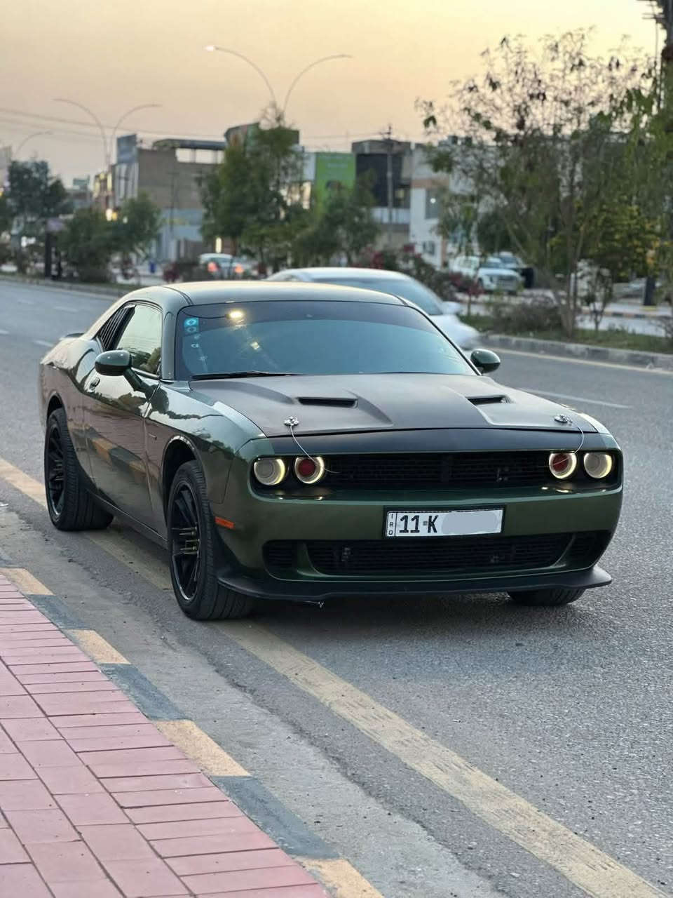 سلام عليكم 
جالنجر موديل 2019 لون زيتوني 
ماشيه 80m فقط حقيقي
تويل اصل 
حادث امريكي فقط الجاملغ اليمن
الصبغ 4 قطع
 القماره ولبنيد وصندوك كله مكفول 
ويل دايموند  SRT
اكزوز صوت تحكم ريموند 
خلفي R20/315
امامي R20/215
نقص السياره كمبريسر و درايم شفت خلفي ينزل من سعر السياره بحساب تاخذ كامله 
بغداد الدوره 
*********** 
السعر 132
