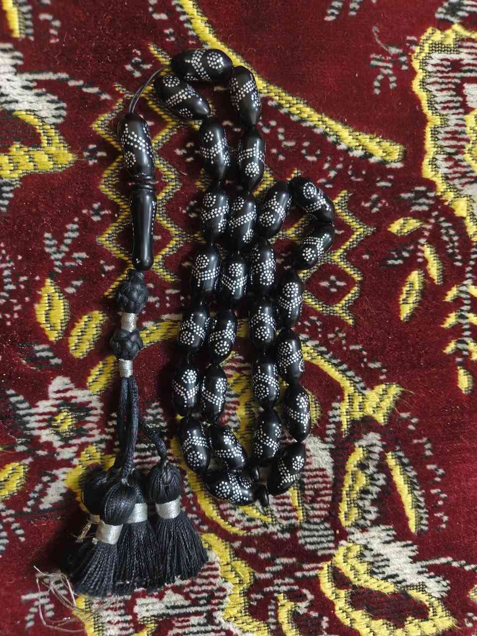 سبح للبيع اصليات ومكفولات بلذمه 
1- سبحه كهرب 14.92 غرام عدد حبات 44+4 احتياط سبير
2- سبحه عقيق يماني بلذمه لون سمائي قطعه وزن ثكيل 
3- سندلس نجفي انتيك ريحه عطاب فول شاهدها مكسور يحتاج تصليح 
4- عقيق يماني خام انتيك اجرخه بيدك 
تواصل ع خاص او ع رقم *********** 
كل الشغلات اصليه ومضمونه
