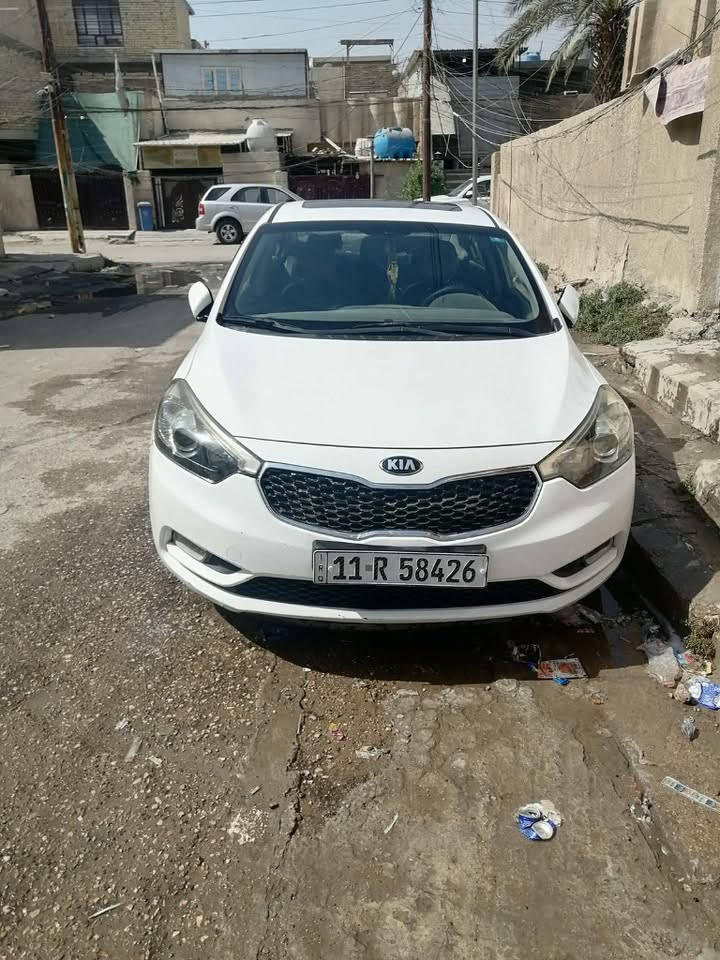 سلام عليكم
سيراتو 2014 فول مواصفات محرك 2000 دوش قطعتين تبريد جلد داخل لونين كامره حساسات خلفيه اشاير بلمري 
لد امامي مانع انزلاق تحكم ستيرن مثبت سرعه - بيهه جاملغ وباب خلف الخلفيات جهة السايق السياره ماشيه 150 الف قابل للزياده نقص تبريد 

***********

السعر 112
