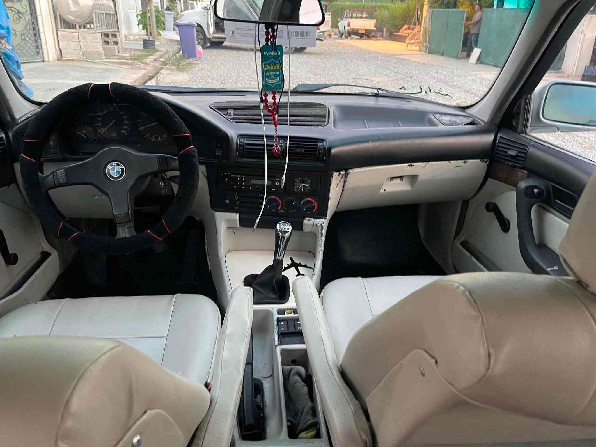 BMW 525 مەکینە سەقەر  بەبی دەحم و لیدران ئارم پلاستیک دهۆکە سەیارەکە ئیمن نیە نامە مەنیرن موشتەری ئەوە رەقەمی ساحیبی *********** 
*********** أربيل, العراق
