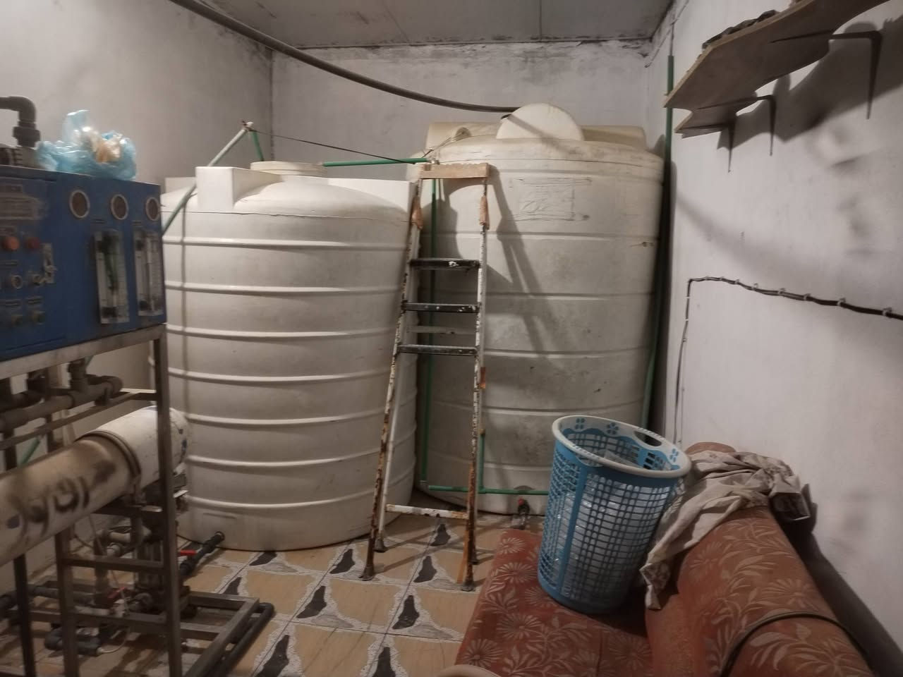 محطه ماي ارو ام متر للبيع نتاج الف بساعه ممبرين ملاحه 25 تانكي ارو 5000 او خابط 3000 وطير ايطالي الاصلي  الاستفسار ع هذا الرقم ***********  مكان ديوانيه 
سل استيل

