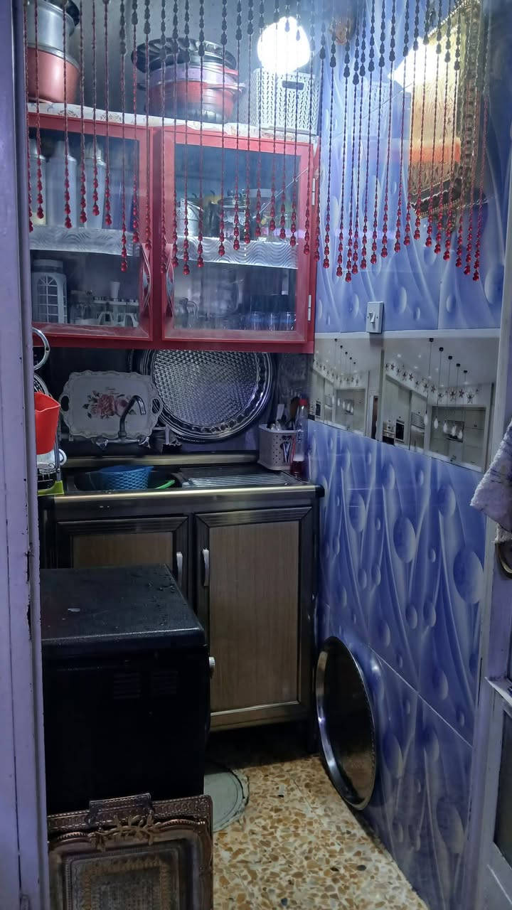 نصف قطعه للبيع شرگ بناء حديث مدينه الصدر ق ٣١ مقابيل جامع الحكمه مكلف بنشر رقم *********** أبو علي

