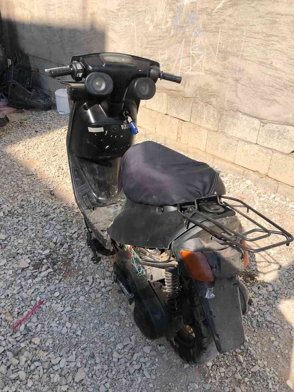 کاکە سڵاوی خواتان لێبێ ئەم ماتۆڕە بۆفرۆشتن جۆری ماتۆڕ یامەهایە هەموو گیانی یشەکات ماشەاللە زۆر زۆر بەقوەتە بەشەرتی ئەوە ئەت دەمێ پێشی پێبکەی لەقوەتی خۆی بێزارە مکەبەرەشی پێوەیە لەمسەجەلێکی کەمە بەس یەک تایەی پێشۆی ئەوێتماباقی بەشەرت
نرخی:180هەزارو یەک تۆز مەعامەلە
شوێن:سلێمانی
ژ:م(***********)
گۆڕینەوەش ئەکەم لەگەڵ ماتۆڕی ێرانی
