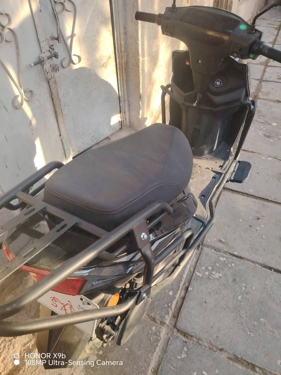 سلام عليكم
دراجه. شحن للبيع 
دراجه جديده صارله 20 يوم من اخذته
ملف 3000 شحن يمشيك 60 كيلو 
السعر 800 وبيه مجال لاستفسار 
***********
