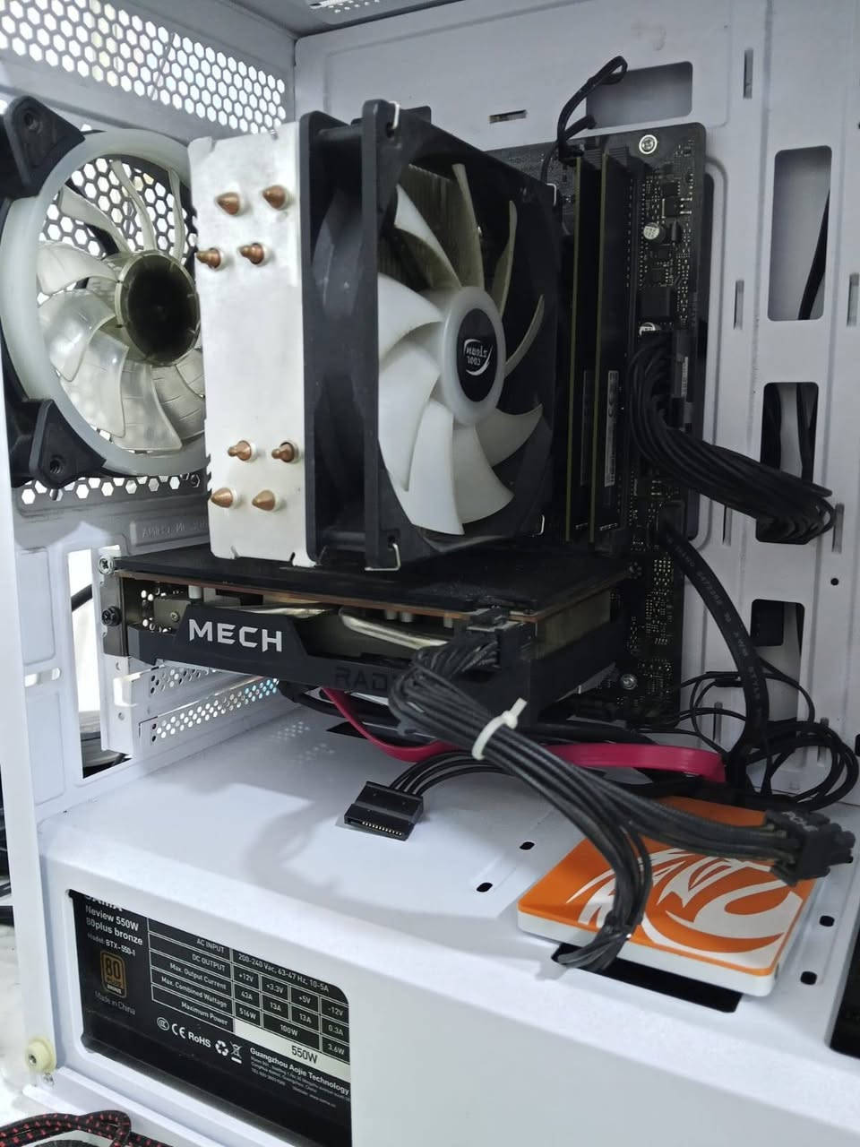 حاسبة تجميعية مع شاشة العاب 180 هرتز للبيع بسعر مناسب

I5 9400f
M.b asus mini 
Ram 16g 3200 luxer
Gpu tx6500xt 4g
H.d 256 ssd Kingston 
Monitor 180hz 24 ing 
Headphones hyper x cloud3
Muose red dragon x wireless dpi 12000
Keyboard red dragon 50%
Ups farber 1500 new battery
السعر 650 الف وبيها مجال 
توصيل موجود 
***********

