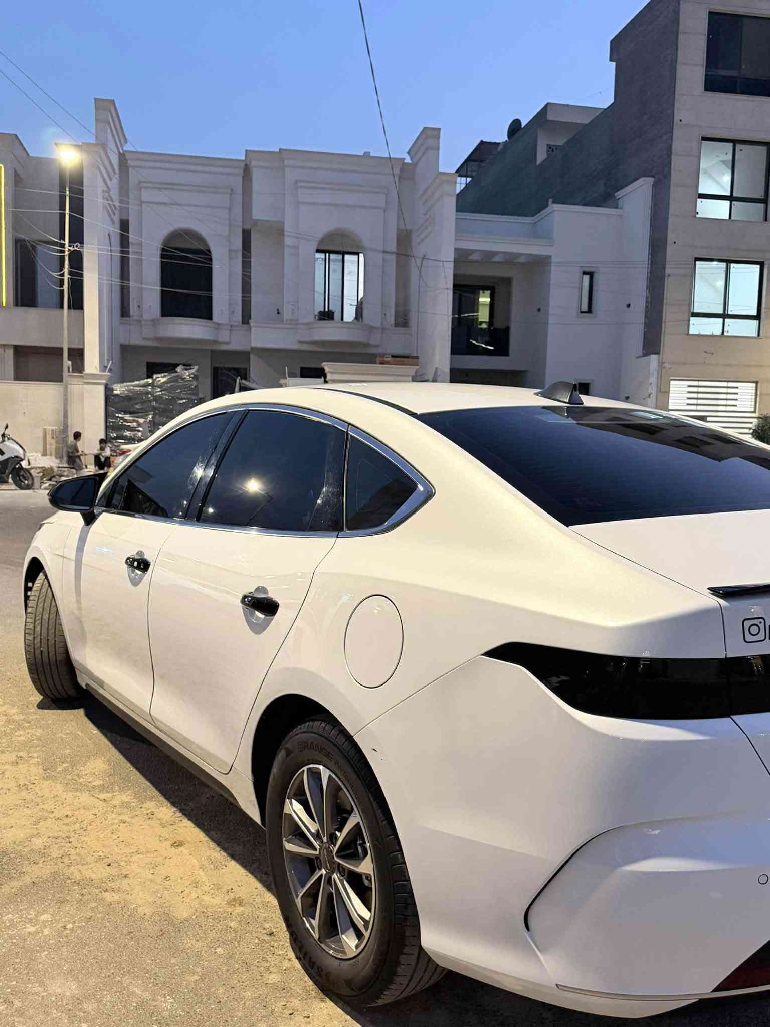 دستروير للبيع ماشيه 40الف كيلو مملعوب بل عداد حقيقي بيها ضربة باب السايق راجعه بارد خفيفه وجاملغ بي pdr رقم اربيل مضلل رسمي 80‎%‎ بيها لدات داخليه برمجة كاملة دود لانشر كامرة داش كام سيارة معتني بيها حيل استخدام شخصي السعر 20.500.000 بيها مجال 
للتواصل ***********
السيارة اربيل تحويل ثاني يوم مضلل رسمي 80‎%‎

