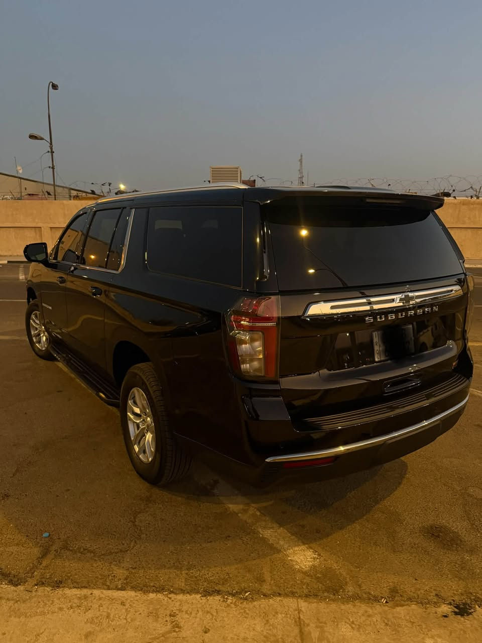 Chevrolet Suburban 2024 LS
 رقم بصرة خصوصي 
كشنات جلد متصله (كشنين كهربائية)
تو ويل 
محرك 5300
رادار خروج عن المسار 
حساسات خلفي و امامي 
كاميرا خلفية 
وارد امريكي 
من امريكا ماشيه 33 الف ميل و حالياً 35 الف ميل 
ضربتها جاملغ و ربع من البنيد
منظومة التبريد و الراديترات و جميع الكهربائيات ع وضع الشركة حتى الدعاميه بلاد بس صبغتها جمع الشواصي سليمه و بالكفاله
ايرباك بردة يمنى فقط ضارب و رجعته سستم 
صار بيها قطعتين تبديل الجاملغ الايمن و البنيد
** عدا الحادث كفاله من بدي و شاصي و محرك 
السيارة مغلفة PPF بالكامل مع الجامة الاماميه
السيارة جديدة بمعنى الكلمة و احلى من الصور  ما يحتاجلها اي مصرف 
السعر 38000 $
للأستفسار ***********
