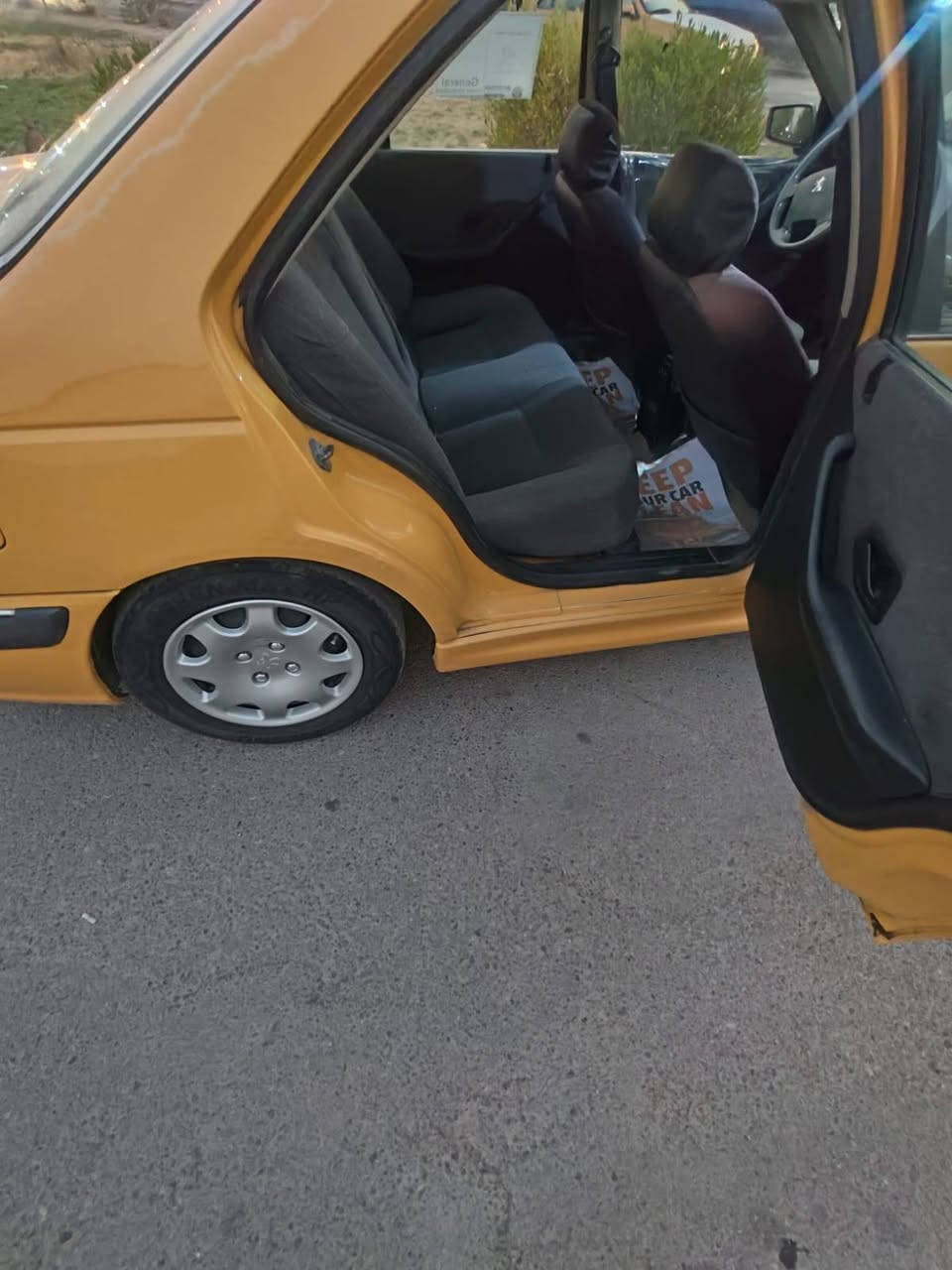 السلام عليكم بيجوبارس ٢٠١٥سيارة جاهزة بدون صبغ اوتبديل كيرمحرك تبريد صدرامامي خلفي جديد رقم نكليزي بغداد مصفرة الهية اوغرامات السعر٤٠مكان ابودشير ***********
