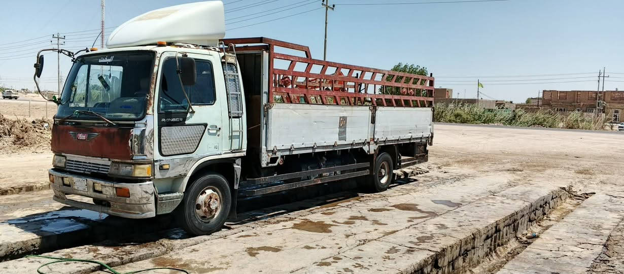 سلام عليكم هينو طيره سبعين عادي بيه بخار تخم تاير 17ونص شاصي مكفول مشروع وطني مدار ذاتي يوم سعر120وبيه مجال ***********

