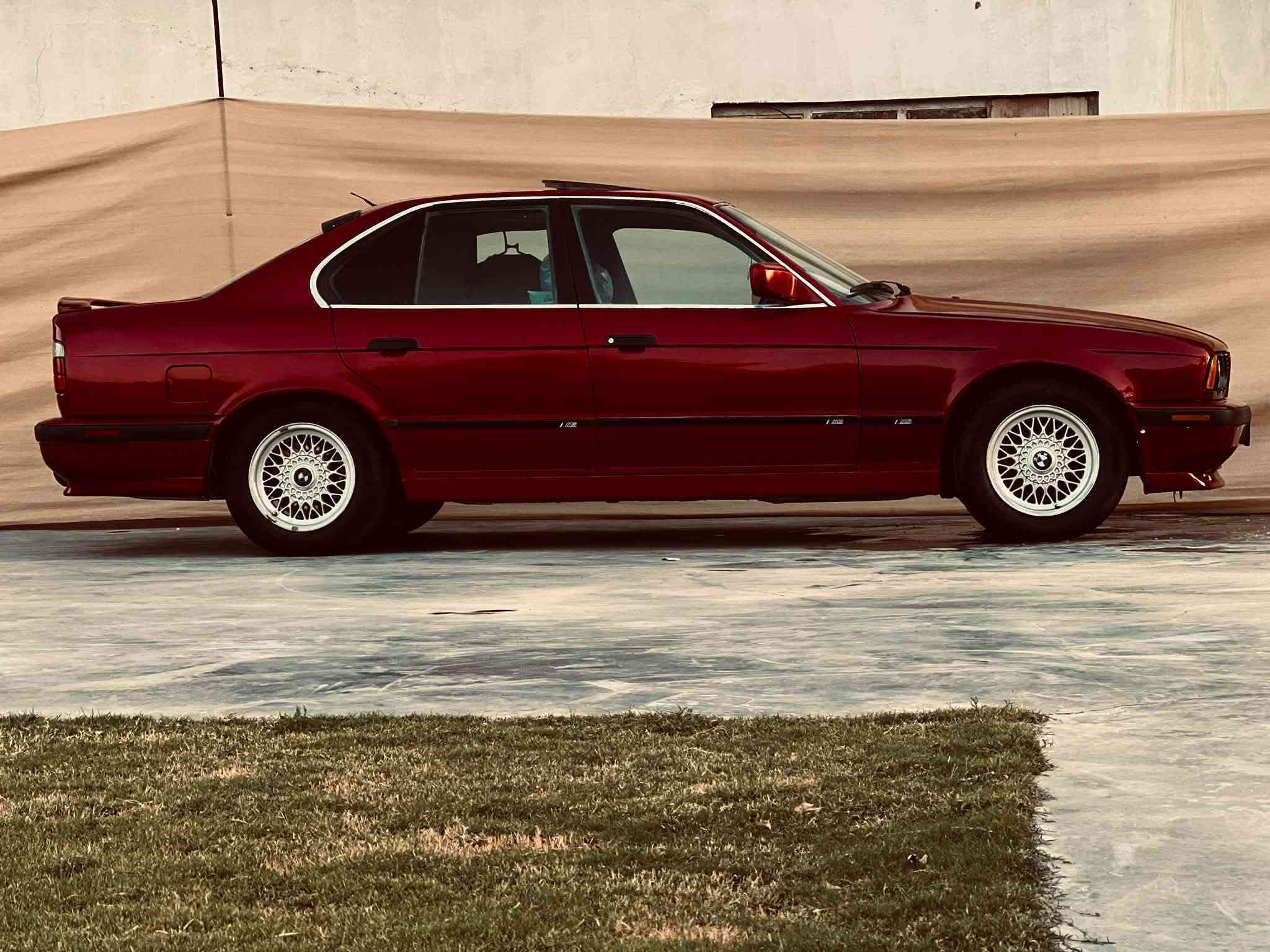 🍒BMW 525
موديل 1991  

كير ومحرك شرط كير اوتو

محرك مسكر 

صدر امامي خلفي جديد

تخم تاير جديد 

داخل ملكي رصاصي

سياره مصبوغه بس جمالي 

سيارة نصبتهه بعد احلى من الصور

رقم شمالي دولي  شرط التحويل 

السعر 60$ وبيها مجال  

العنوان ديالى 

الاستفسار ***********
