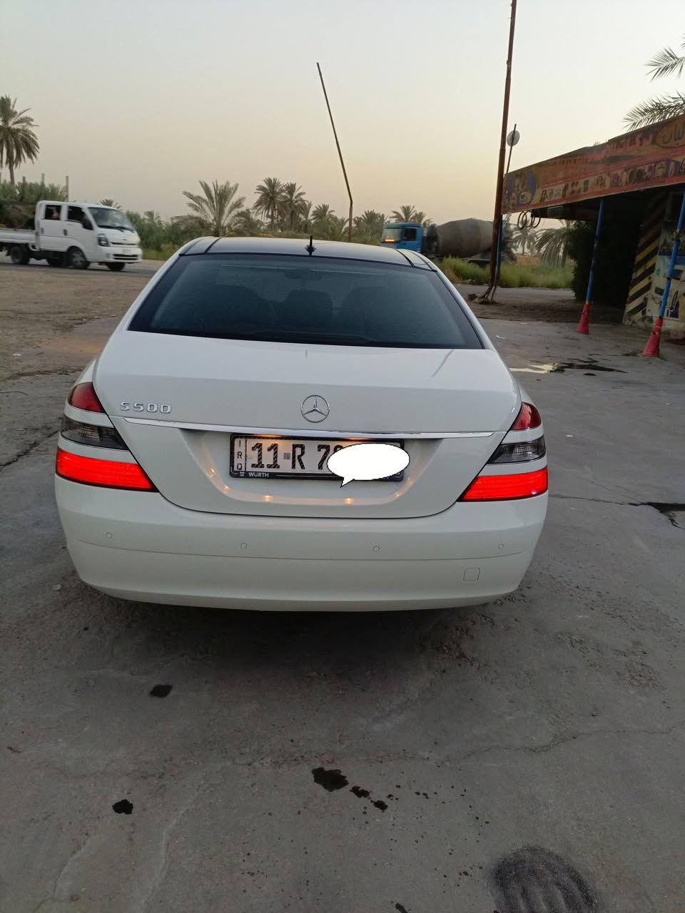 مرسيدس S350 ضاعت علامت الجنطه وخليت علامة S500مكانها موديل 2009خليجي رقم بغداد مميز بأسمي ماشيه 144الف إسبير مانازل..
- دخول ذكي بصمه تشغيل و أربع ابواب بصمه.
-  أبواب شفط وجنطه كهرباء.
-  4 كشنات كهرباء+5بردات كهرباء .
- بانوراما ولايت متحرك داينمك.
باقي المواصفات إذا أذكرها ماتخلص الجناي يعرفها..
باختصار السياره كل شي بيها بلاد عدى صبغ جزء من الچاملغ الخلفي جهة السائق أثر شخوط فقط..
رايدها ب220 ورقة وبيها مجال مكاني بابل للاستفسار ***********
