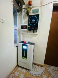 منظومة شمسية • انفيرتر ٦kW • بطارية ليثيوم ١٦kWh