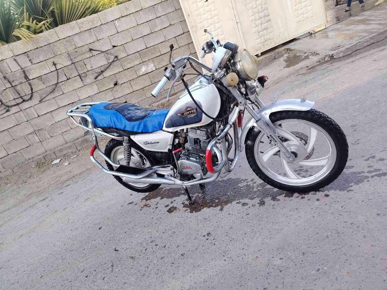 سلام عليكم 
#للبيع 

#جني دبل2 بلك 🏍🏍🏍

#كهربائيات شغال 🚥🚦🔋🚨 

#سلف هندر شغال   👍👍👍👍👍👍

سلف شغال 👍👍👍

#تخم #تاير #جديد ⭕⭕⭕⭕🛟

#السعر 320 وبه مجال 

👈👈👈👈مكانه صلاح الدين قضاء العلم 👉👉👉👉

📲📲📲📲***********📲📲📲📲📲📲
